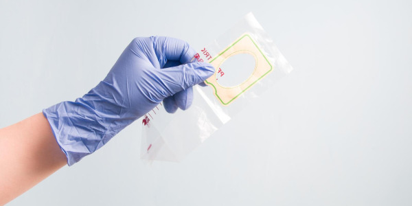 Jak prawidłowo nosić worek na mocz?