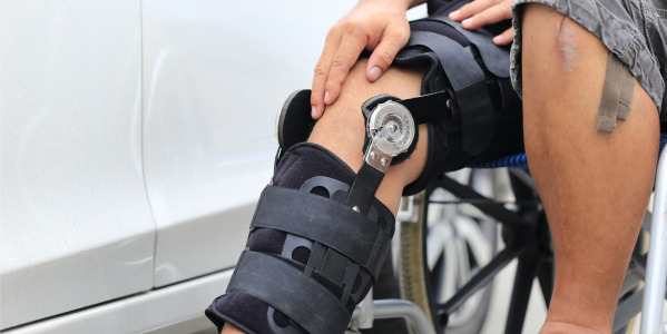 Refundacja NFZ ortezy kończyny dolnej stopy, kolana, biodra i nogi od 1 stycznia 2024