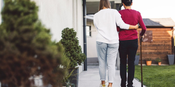 Jak załatwić pielęgniarkę środowiskową dla seniora?