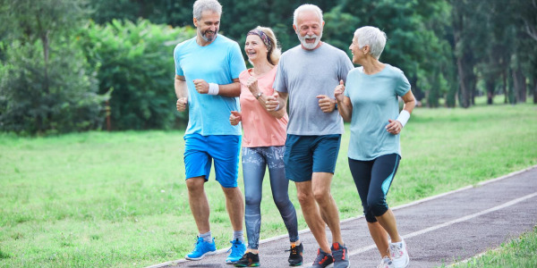 Gimnastyka poranna dla seniorów – korzyści i przykładowe ćwiczenia