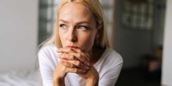 Jakie pieluchomajtki są niewidoczne pod ubraniem?