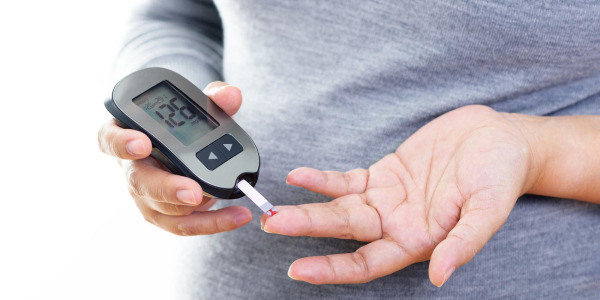 Ile kosztuje glukometr - najważniejsze informacje, rodzaje glukometrów, cena i refundacja NFZ